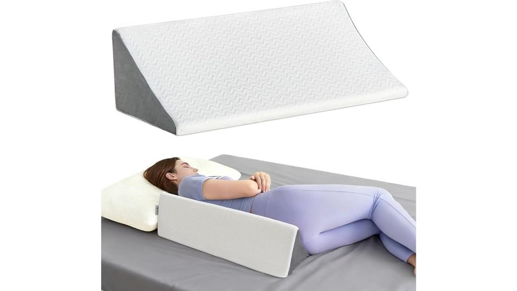 vekkia wedge pillow white gray